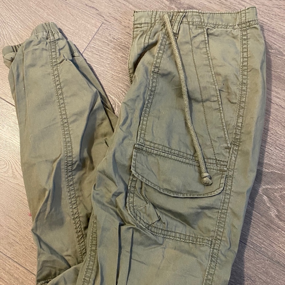 BNWOT Hollister cargo pants